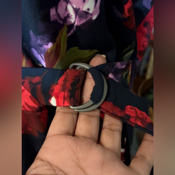 THIS CUTE FLORAL PIECE WILL MAKE YOU FEEL GREAT. - Picture 2 of 4